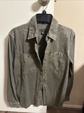 Casual Long-Sleeve Button-Down Shirt - Olive Green